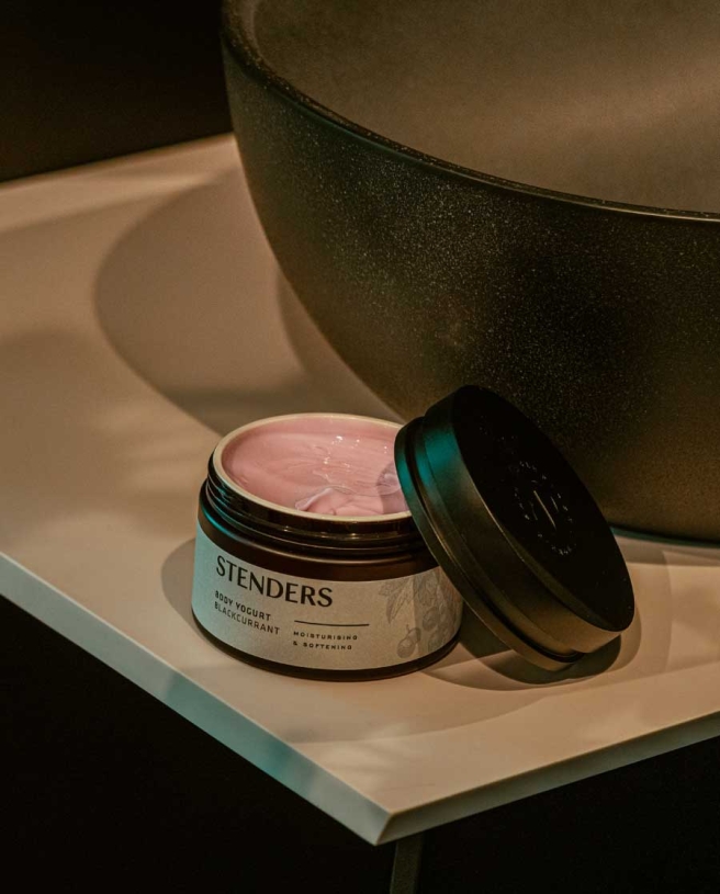 Body yogurt Blackcurrant